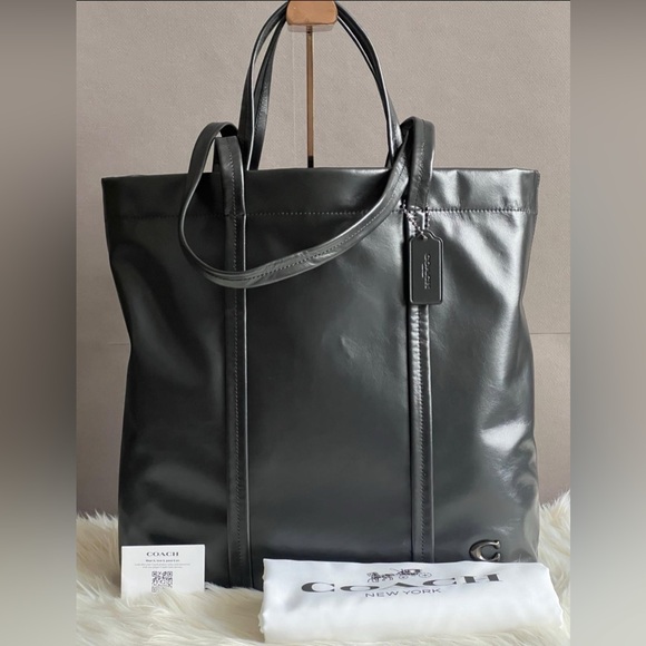 CO840 - Coach Hall Tote 33 - Picture 12 of 14